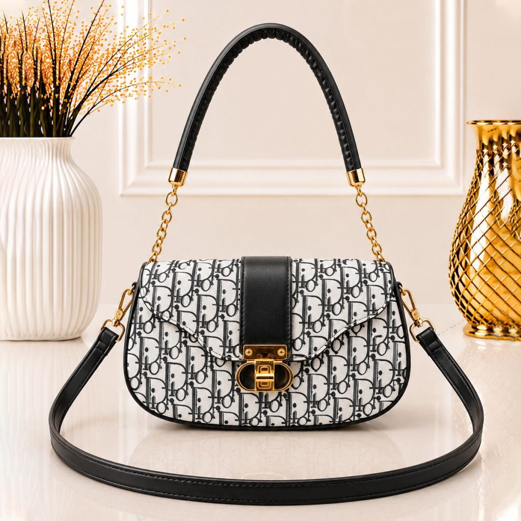 Daily Charm Crossbody Black